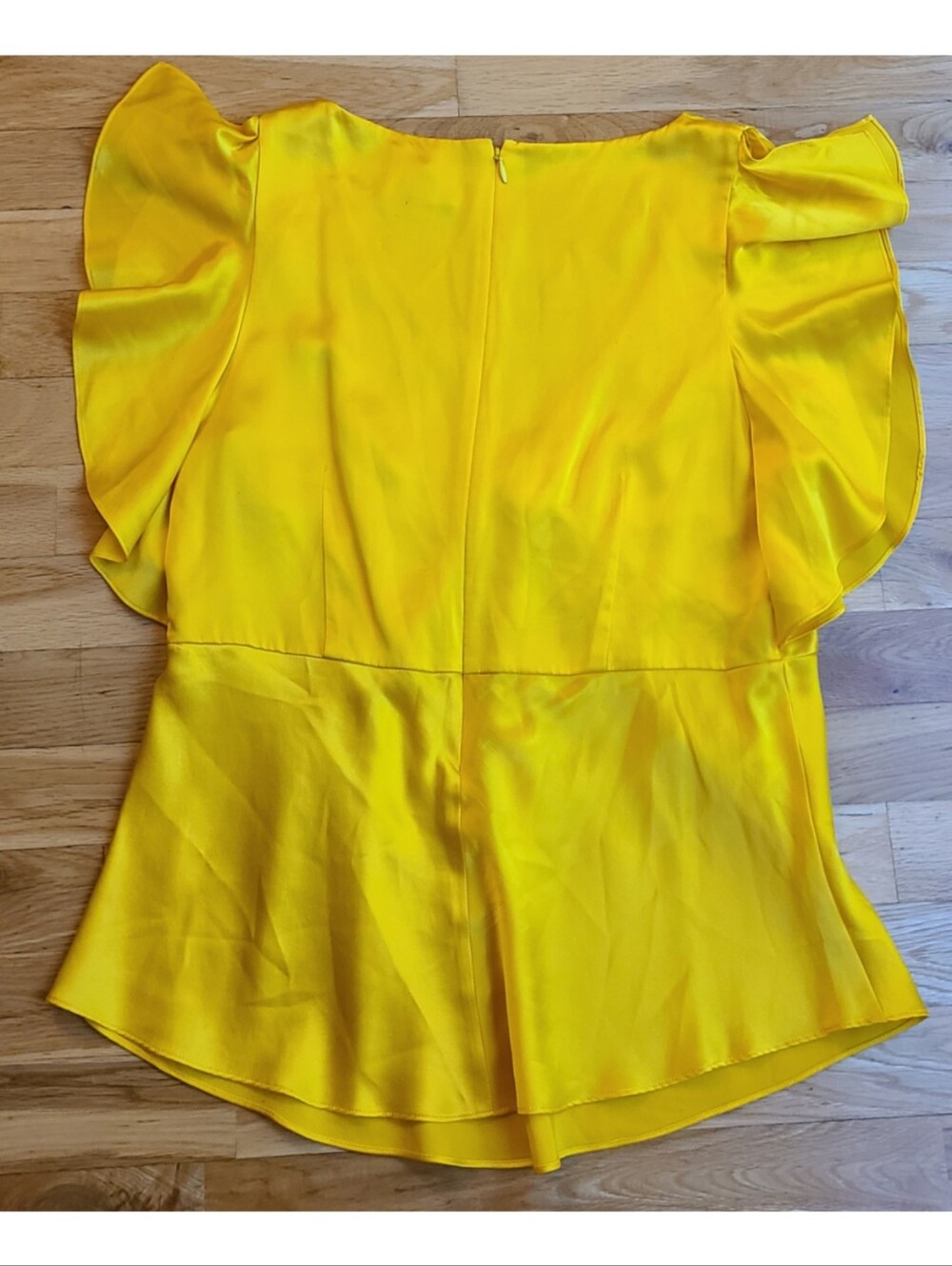 Cinq a Sept Marigold Yellow Silk Twist Front Flutter Sleeve Blouse Medium - Picture 6 of 9
